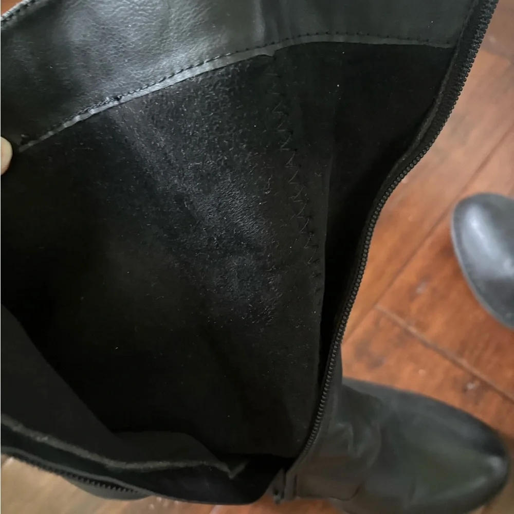Boots - Picture 3 of 4